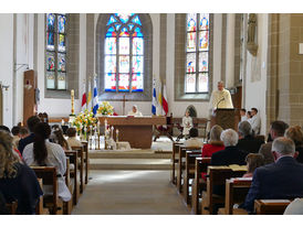 Feier der 1. Heiligen Kommunion in Sankt Crescentius (© Karl-Franz Thiede)